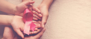 Você não está sozinha. A luta contra o câncer de mama é de todas nós. Juntas somos mais fortes!